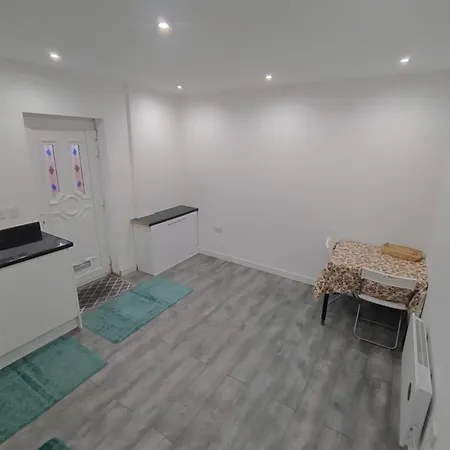 1-bed New Manchester
