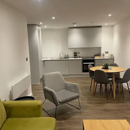 Luxury 2 Bedroom In The Heart Of Apartment