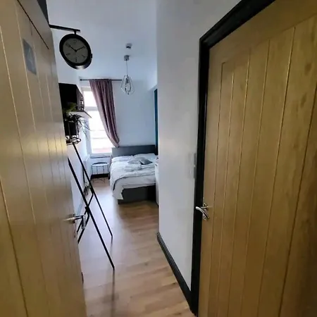Double With Bathroom And Kitchenette * Manchester