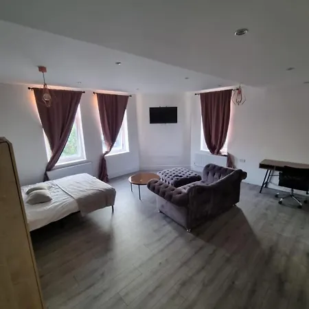 1 Bed Flat In Levenshulme * Manchester