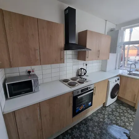 1 Bed Flat In Levenshulme