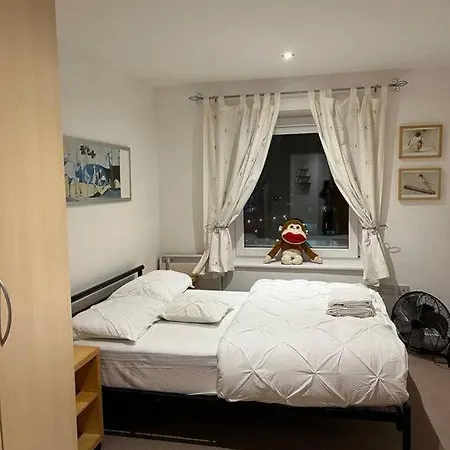 The Heart Of Media City, 2bd 2bth + Balcony Apartment Manchester
