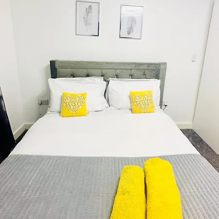 Private Modern Ensuite Near Etihad Stadium *