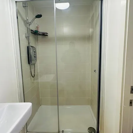 Private Modern Ensuite Near Etihad Stadium * Manchester