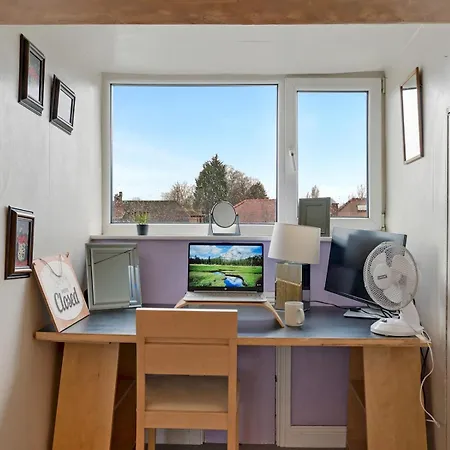 펜션 Pass The Keys Spacious 5-bedroom House In The Charming Suburb Of Fallowfield