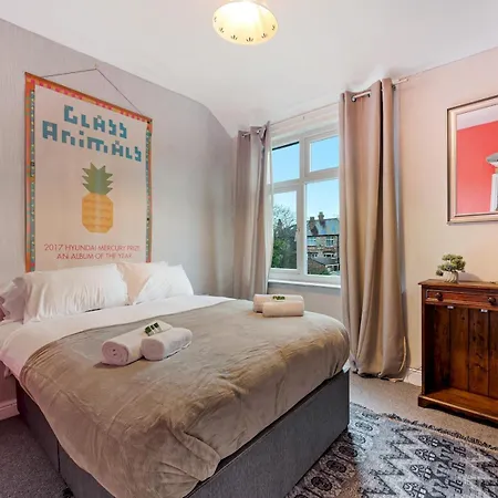 펜션 Pass The Keys Spacious 5-bedroom House In The Charming Suburb Of Fallowfield 맨체스터