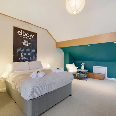 Pass The Keys Spacious 5-bedroom House In The Charming Suburb Of Fallowfield 펜션 *