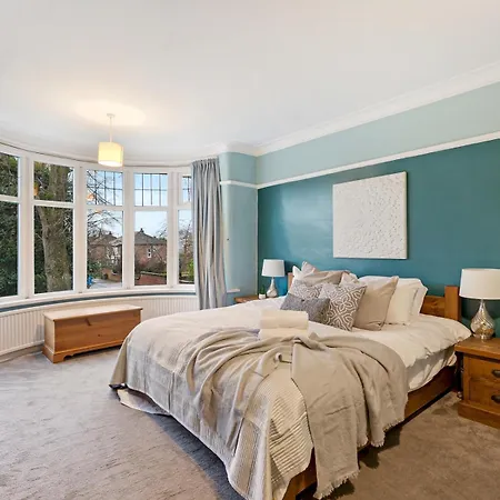 Pass The Keys Spacious 4-bedroom House With Games In Leafy Didsbury Semesterbostad *