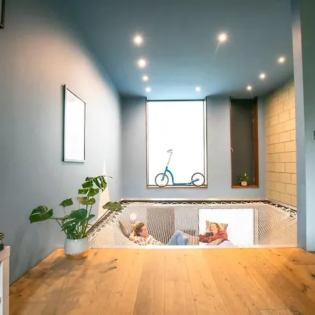 Hammock Heights! Hot Tub,private Garage,citycentre Apartment
