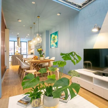 Hammock Heights! Hot Tub,private Garage,citycentre Apartment