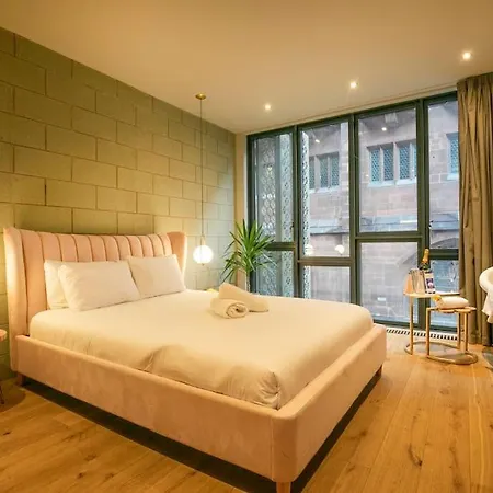 Hammock Heights! Hot Tub,private Garage,citycentre