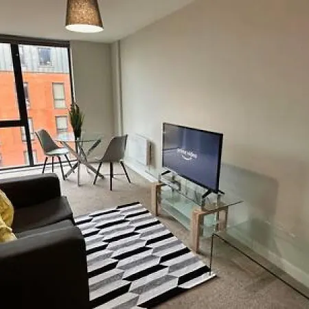 Large 1 Bed In Sleeps 2 Daire Manchester