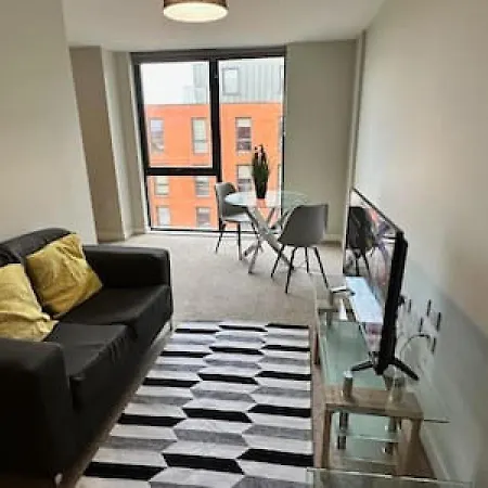 Large 1 Bed In Sleeps 2 * 맨체스터