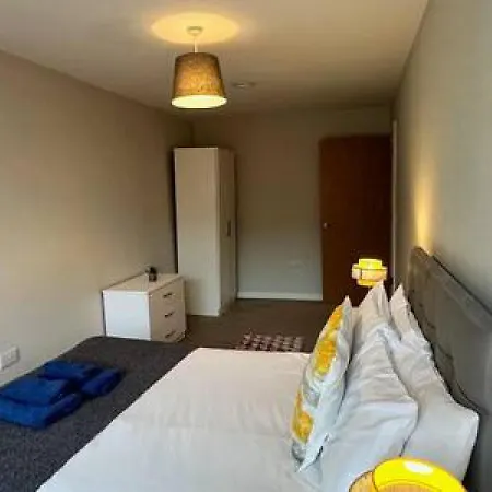 아파트 Large 1 Bed In Sleeps 2 *