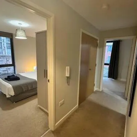 아파트 Airy 1 Bed Sleeps 2 *