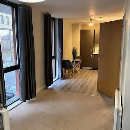아파트 Airy 1 Bed Sleeps 2
