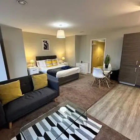Cosy For 2 In Apartment Manchester