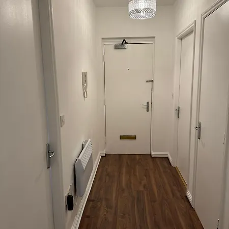 Sleeps 5-netflix-parkg-near Centre-etihad-coop Live Apartamento *