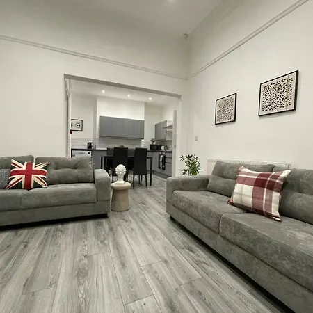 The Bank Manager's House - 7bedrooms - Free Parking - Rest&recharge Near Centre