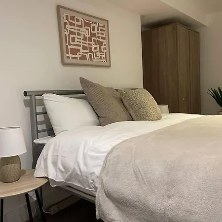 בית נופש The Bank Manager's House - 7bedrooms - Free Parking - Rest&recharge Near Centre *