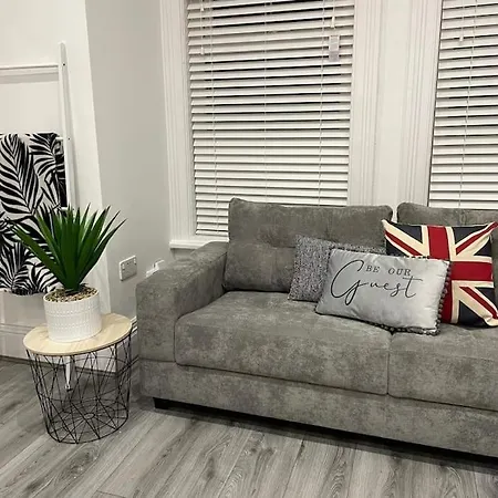 The Bank Manager's House - 7bedrooms - Free Parking - Rest&recharge Near Centre * Manchester
