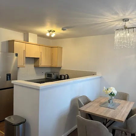 Sleeps 5-netflix-parkg-near Centre-etihad-coop Live شقة *
