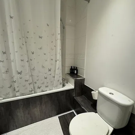 Sleeps 5-netflix-parkg-near Centre-etihad-coop Live *