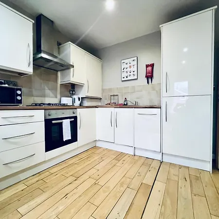 Apartment Lovely 3 Dbl Bed