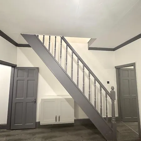 3 Bedroom Fully Equipped House With Garden Μάντσεστερ