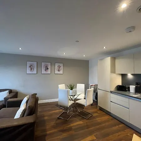 Salford Serviced Apartment
