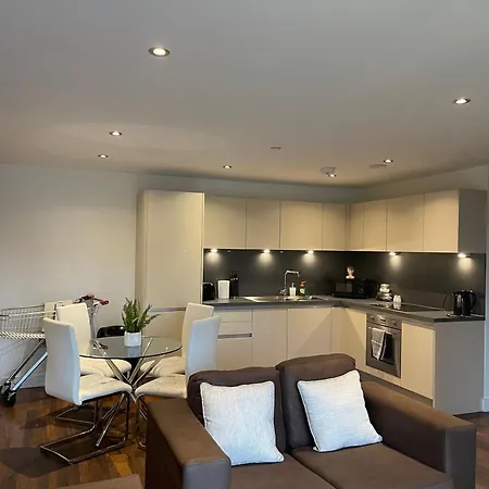 Apartment Salford Serviced *