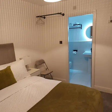 Bankwell Street Two Bedroom -apartment With Parking 公寓 曼彻斯特