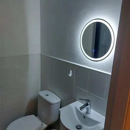 Bankwell Street Two Bedroom -apartment With Parking 公寓 曼彻斯特