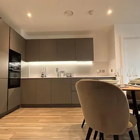 Апартаменты Luxury 2 Bedroom In Манчестер