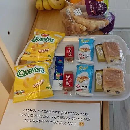 Free Car Park And Walk To Coop, Etihad , Piccadilly,free Snacks * 曼彻斯特