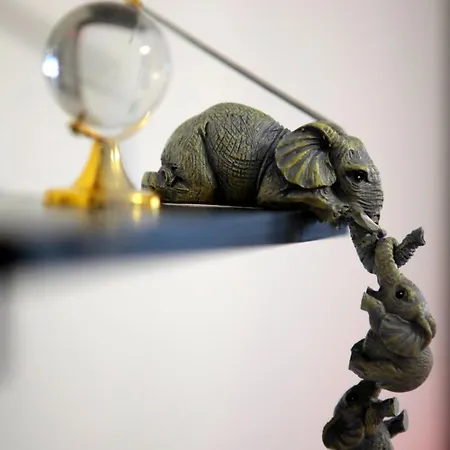 Avalora Short Lets & Serviced Accommodation - 2Bed & 2Baths Ensuite, Parking, Balcony, Wi-Fi, Netflix, Media City Апартаменты