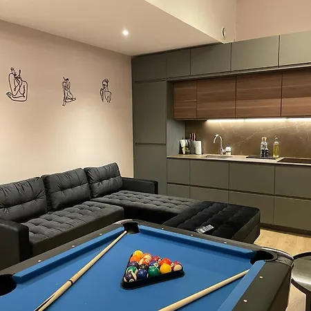 شقة 2 Bed Centre *