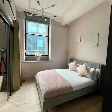 2 Bed Centre مانشستر