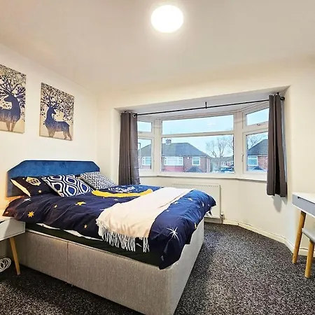 Swinton, Апартаменты *