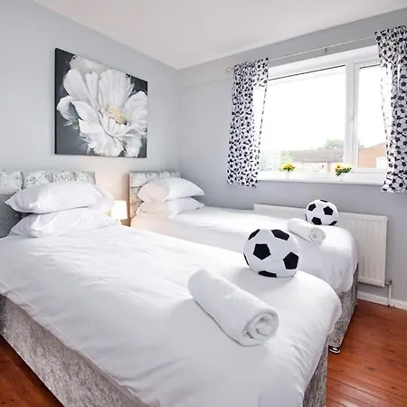 Modern Stylish 3-br House Close To Etihad Holiday home *