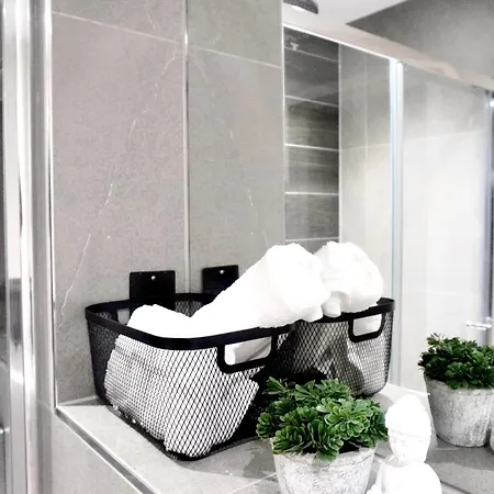 Luxury 2 Bed With Balcony 曼彻斯特