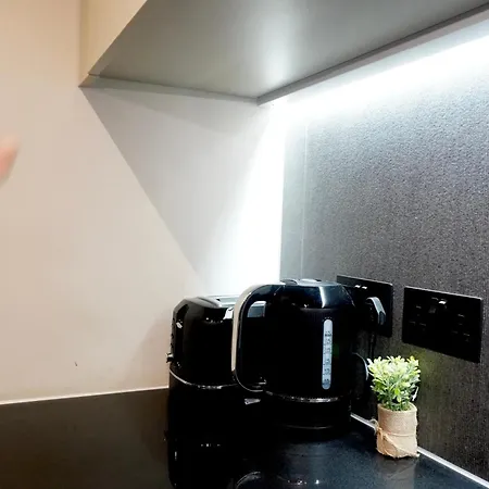 Luxury 2 Bed With Balcony Apartment