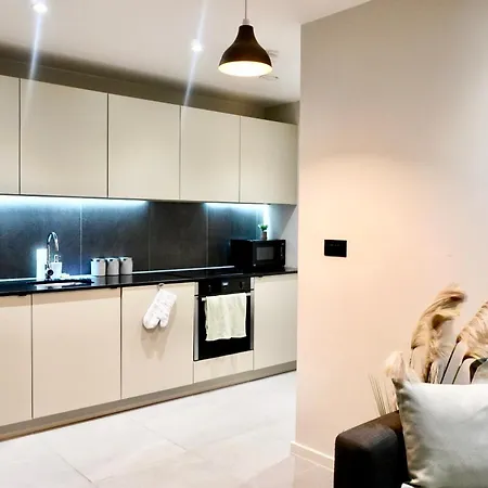 Luxury 2 Bed With Balcony 맨체스터