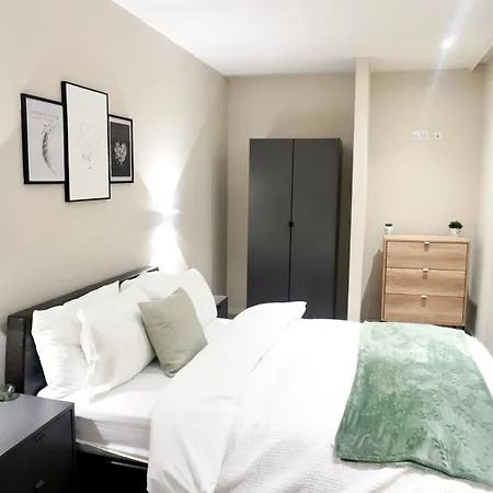 公寓 Luxury 2 Bed With Balcony