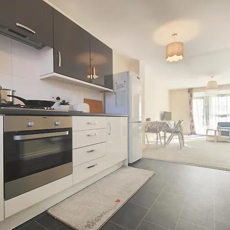 The Bushmoor - Spacious Holiday Townhouse 10 Minutes To City Centre Free Parking Holiday home *