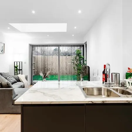 Holiday home New Build Haven - Close To Centre - Etihad