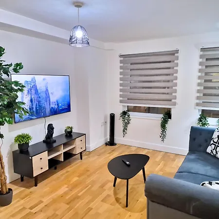 By Bevolve - Centre Apartment *