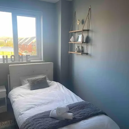 Modern 4 Bed House Perfect For Contractors With Free Parking Casa vacanze