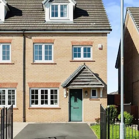 度假居 Modern 4 Bed House Perfect For Contractors With Free Parking *