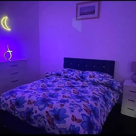 Apartment Modern 2-bed Flat In Salford Manchester